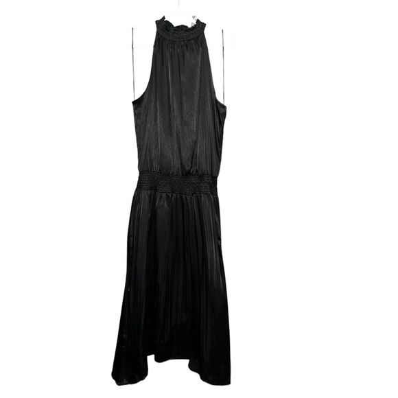 Black pleated halter style dress NWT size Medium - Picture 5 of 9